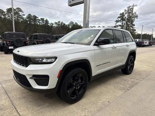 2024 Jeep Grand Cherokee Laredo