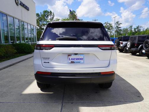2024 Jeep Grand Cherokee Laredo