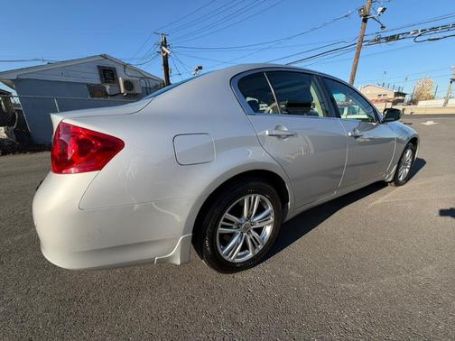 2013 INFINITI G37x Base