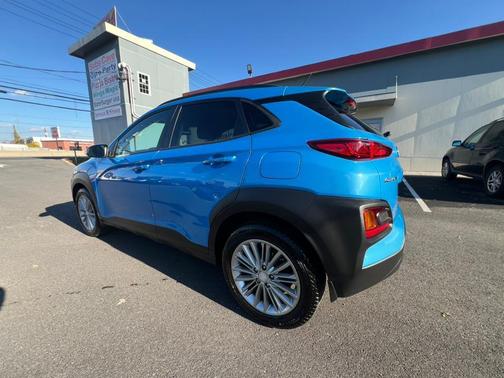 2021 Hyundai KONA SEL