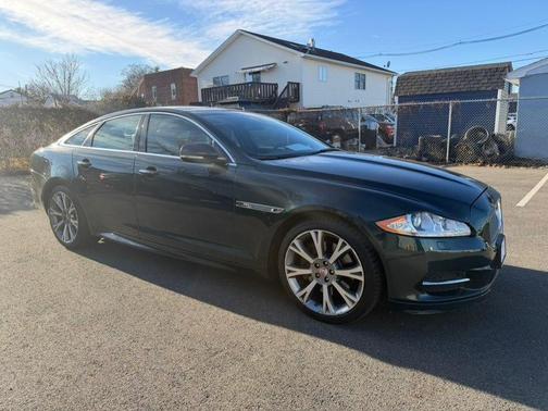 2015 Jaguar XJ Base