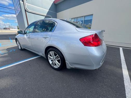 2011 INFINITI G25x Base