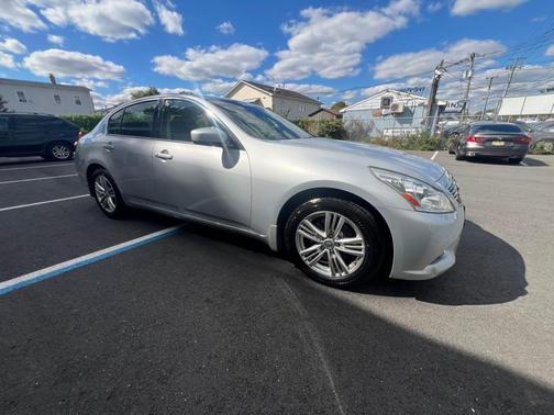 2011 INFINITI G25x Base