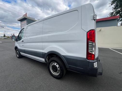 2018 Ford Transit-250 Base