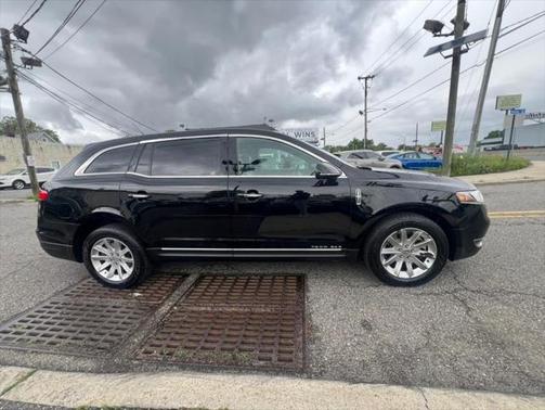 2018 Lincoln MKT Livery