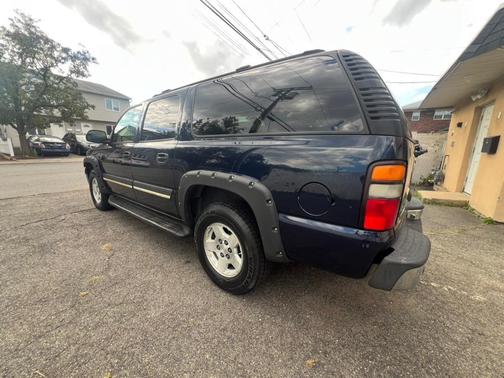 2004 Chevrolet Suburban 1500 LS