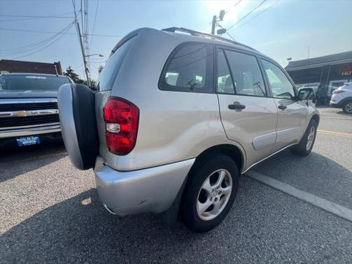 2004 Toyota RAV4 Base