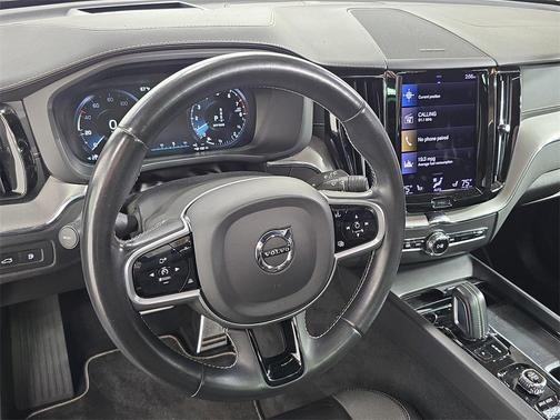 2021 Volvo XC60 Recharge Plug-In Hybrid T8 R-Design