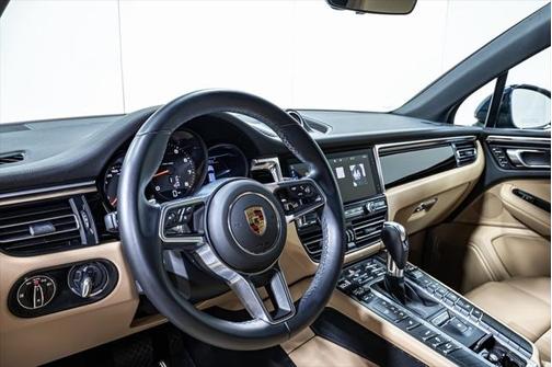 2021 Porsche Macan Base