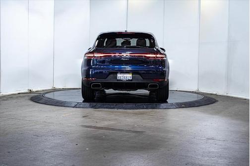 2021 Porsche Macan Base