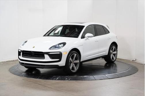 2025 Porsche Macan Base