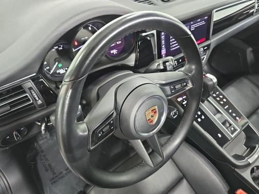 Volcano Grey Metallic 2023 Porsche Macan Macan