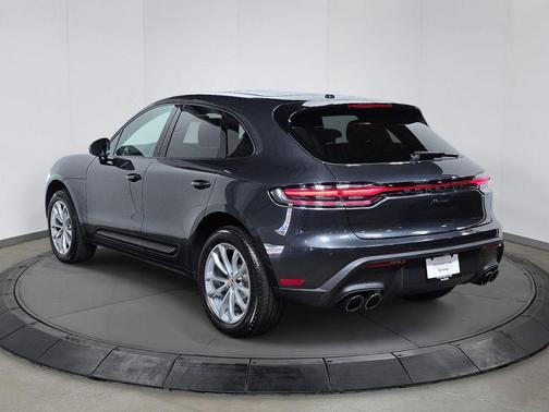 Volcano Grey Metallic 2023 Porsche Macan Macan