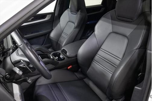 2025 Porsche Cayenne AWD