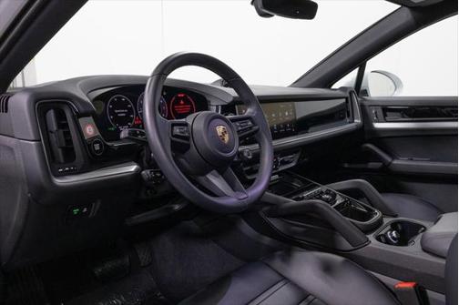 2025 Porsche Cayenne AWD