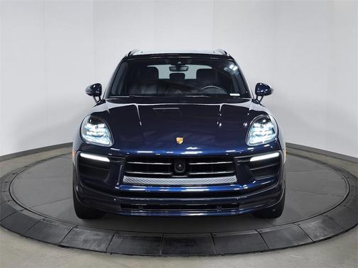 2023 Porsche Macan Base