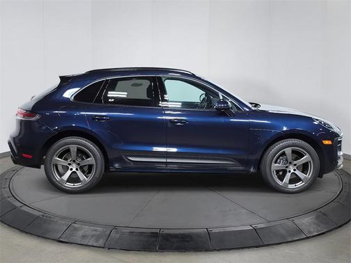 2023 Porsche Macan Base
