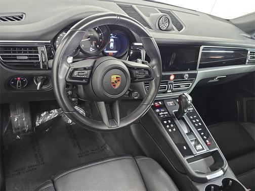 2023 Porsche Macan Base