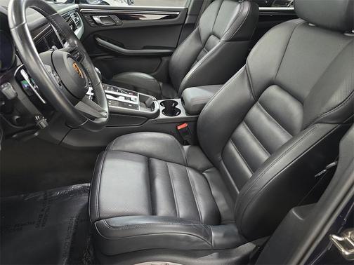 2023 Porsche Macan Base