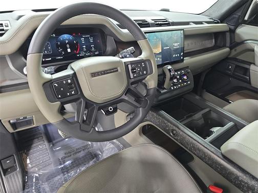 2025 Land Rover Defender 110 V8