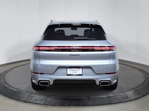 Dolomite 2026 Porsche Cayenne