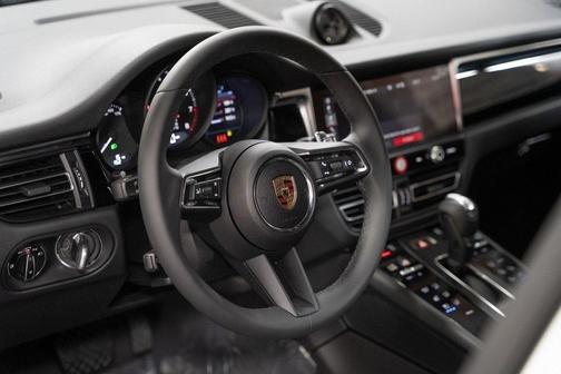 2024 Porsche Macan