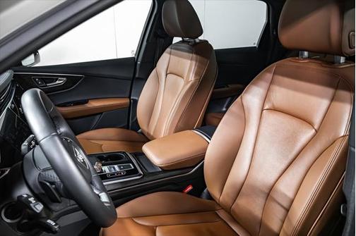 2023 Audi Q7 45 Premium Plus
