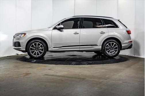 2023 Audi Q7 45 Premium Plus