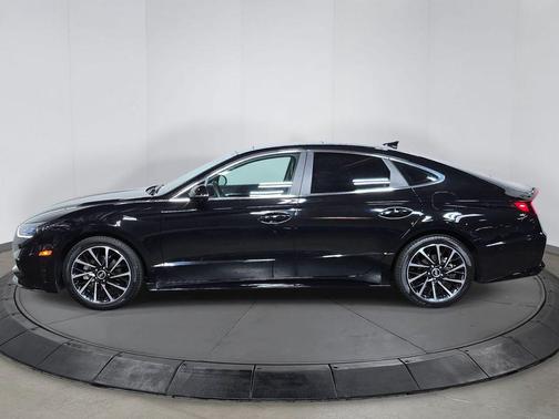 Phantom Black 2021 Hyundai SONATA Limited