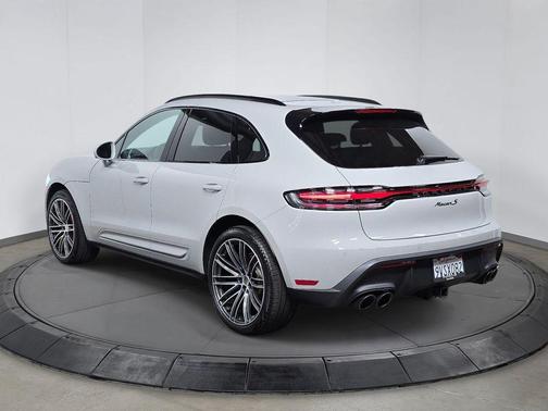 Chalk 2025 Porsche Macan Macan