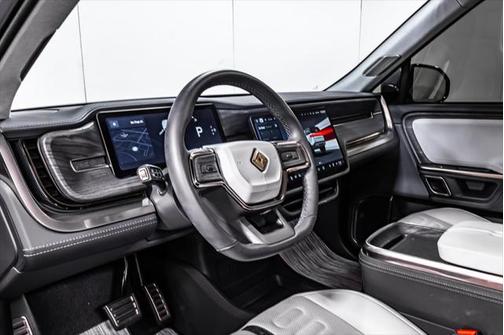 2023 Rivian R1S Adventure