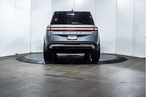 2023 Rivian R1S Adventure