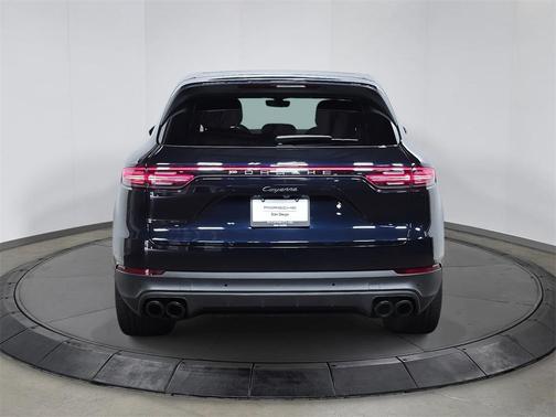 2023 Porsche Cayenne Platinum Edition