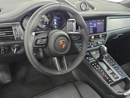 2025 Porsche Macan GTS
