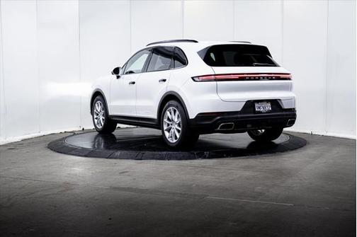 2024 Porsche Cayenne AWD
