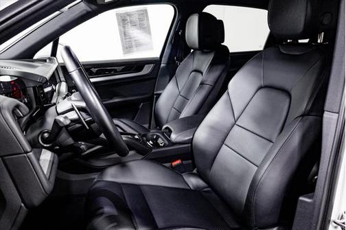 2024 Porsche Cayenne AWD