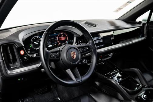2024 Porsche Cayenne AWD