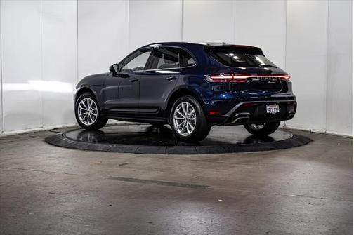 2022 Porsche Macan Base