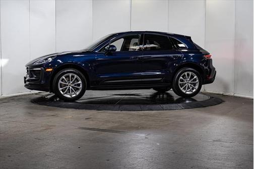 2022 Porsche Macan Base