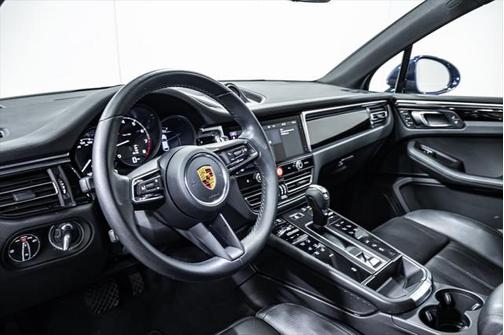 2022 Porsche Macan Base