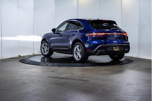 2022 Porsche Macan Base