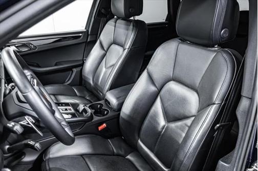 2022 Porsche Macan Base