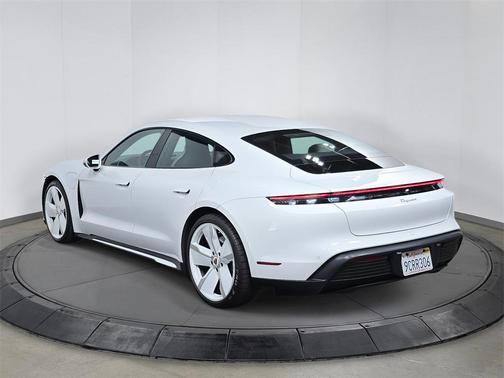 2022 Porsche Taycan
