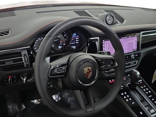 Papaya Metallic 2025 Porsche Macan Macan