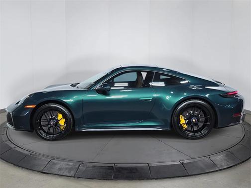 2025 Porsche 911 Carrera GTS