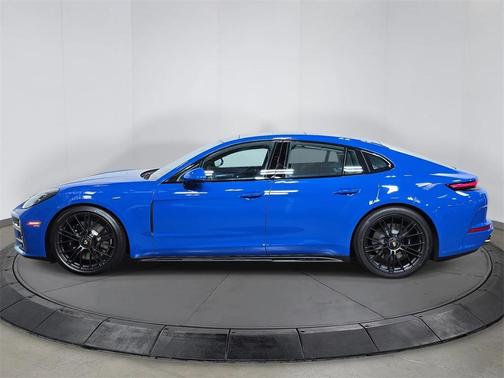 2025 Porsche Panamera GTS