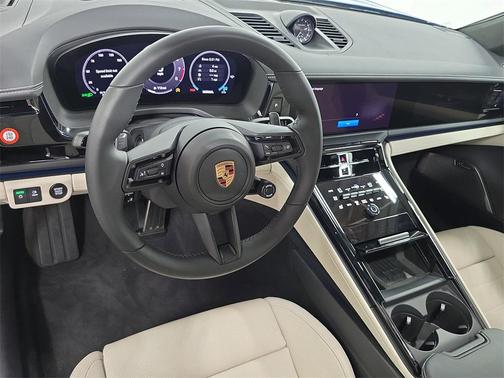 2025 Porsche Panamera GTS