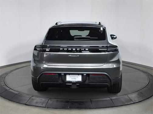 2024 Porsche Macan 4