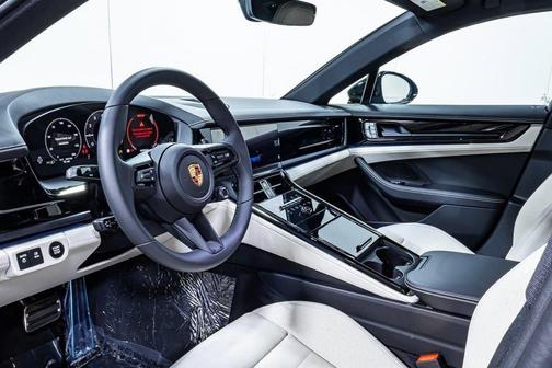 2025 Porsche Panamera 