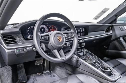 2025 Porsche 911 Carrera